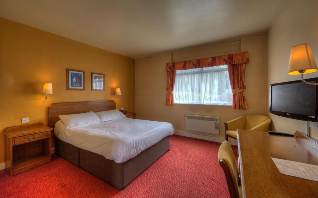 The Longshoot Hotel Nuneaton Room photo